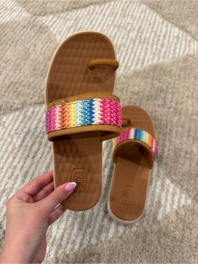 BRAND NEW HEYDUDE Women's Brown Slide Sandals with Rainbow Woven Strap